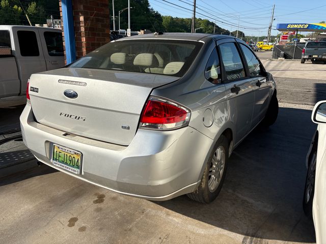 2010 FORD Focus photo 3 of 4