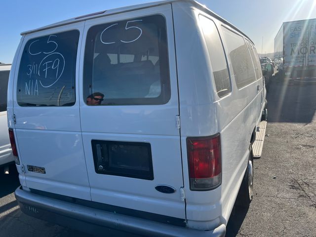 2003 Ford E-350 Super Duty photo 7 of 7