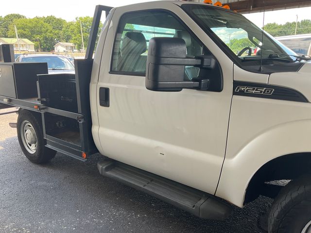 2013 FORD F-250 photo 4 of 12