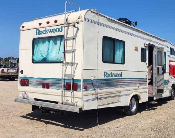 1993 Ford E-350  photo 3 of 4
