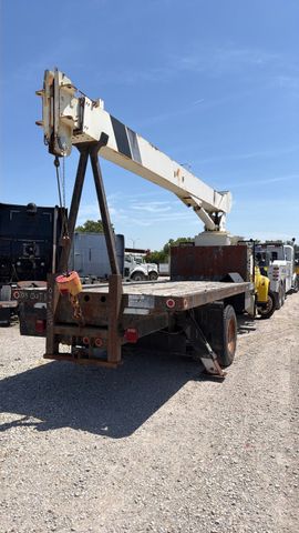 1997 FORD F-800 photo 4 of 8