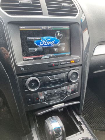 2016 FORD Explorer photo 17 of 18