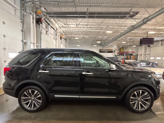 2017 FORD Explorer photo 4 of 8