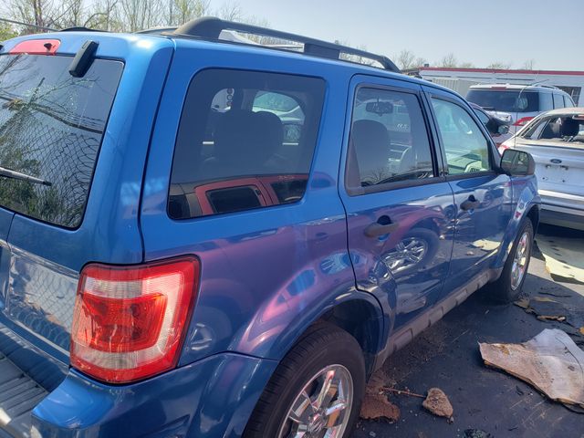 2012 FORD Escape photo 4 of 13