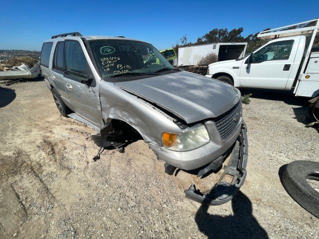 2005 Ford Expedition photo 4 of 5