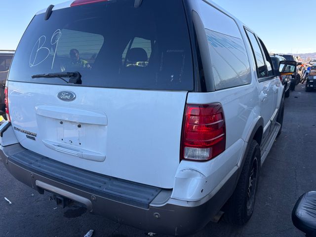 2003 Ford Expedition photo 5 of 6