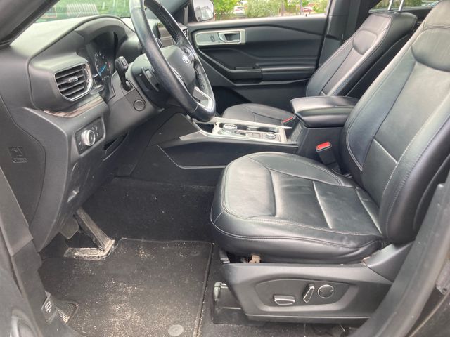 2020 Ford Explorer photo 12 of 14