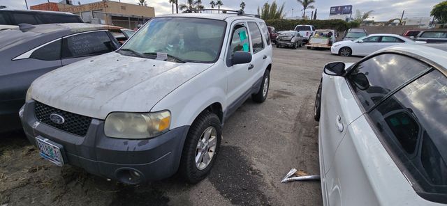 2005 Ford Escape photo 1 of 4