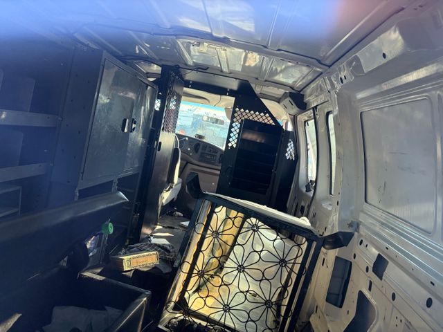 2007 Ford E-250 photo 3 of 6