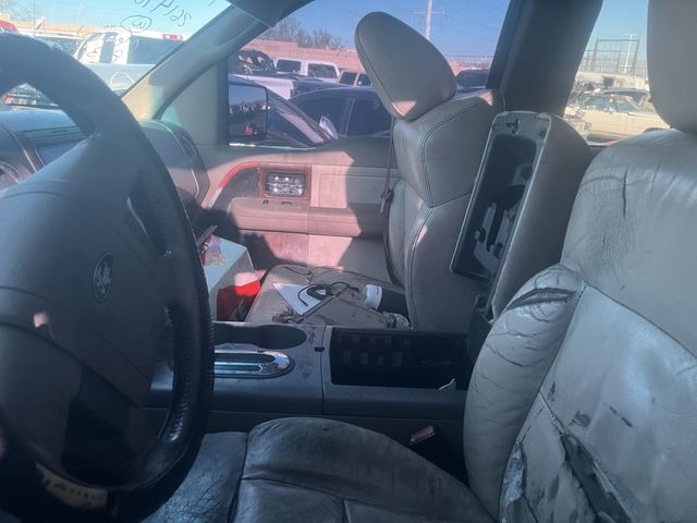 2004 Ford F-150 photo 3 of 5