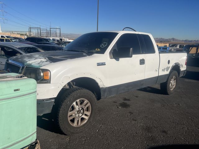 2004 Ford F-150 photo 2 of 5