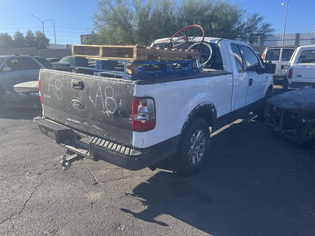 2004 Ford F-150 photo 5 of 5