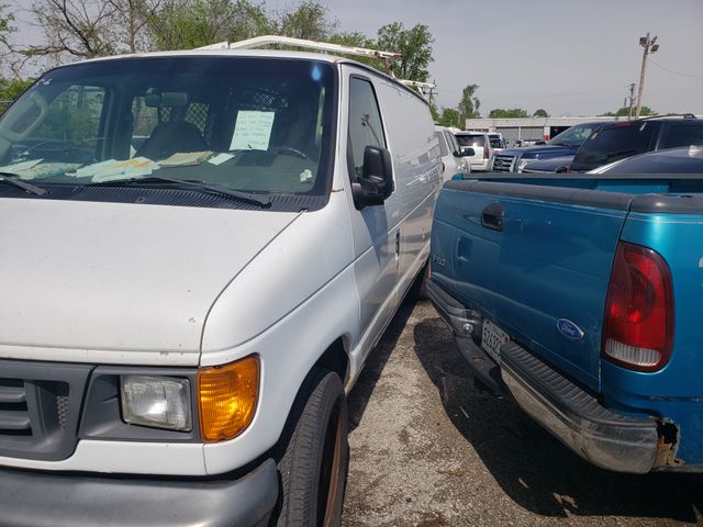 2004 FORD E-150 photo 1 of 6