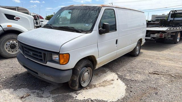 2005 FORD E-150 photo 2 of 4