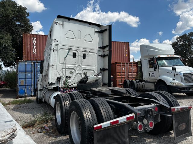2015 FREIGHTLINER Cascadia photo 4 of 4
