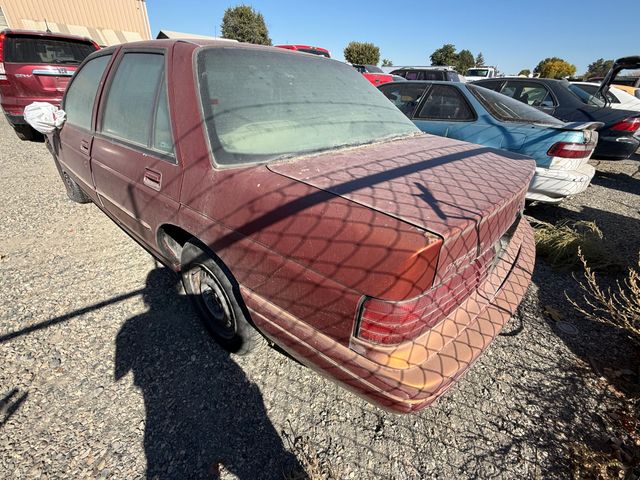 1996 CHEVROLET Corsica photo 2 of 13