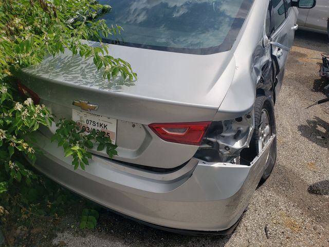 2017 CHEVROLET Malibu photo 6 of 11