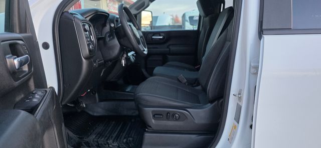 2020 CHEVROLET Silverado photo 8 of 13