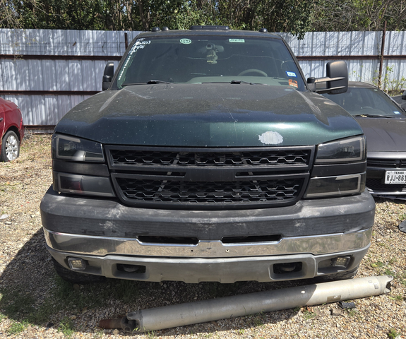 2005 CHEVROLET Silverado photo 2 of 4