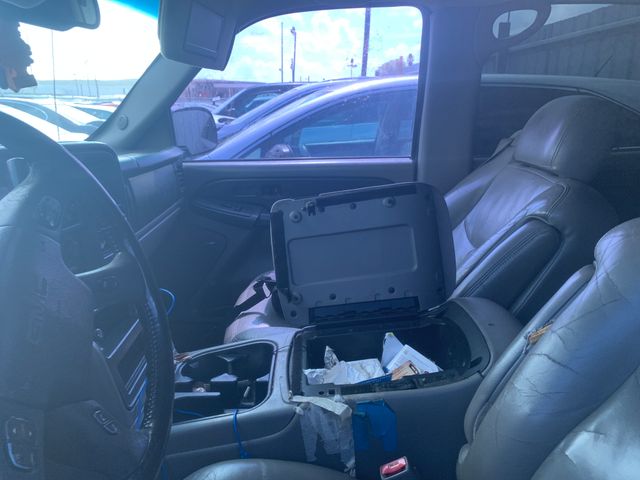 2003 GMC Yukon photo 2 of 6