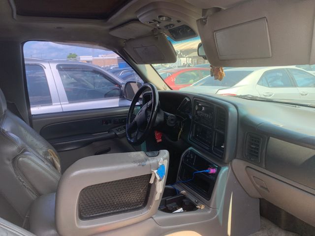 2003 GMC Yukon photo 6 of 6