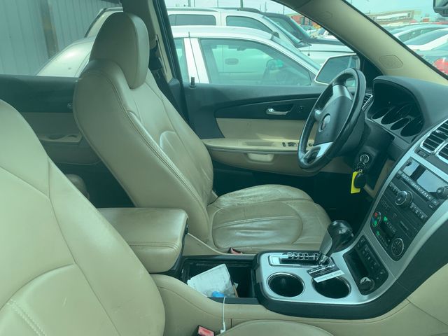 2011 GMC Acadia photo 3 of 6