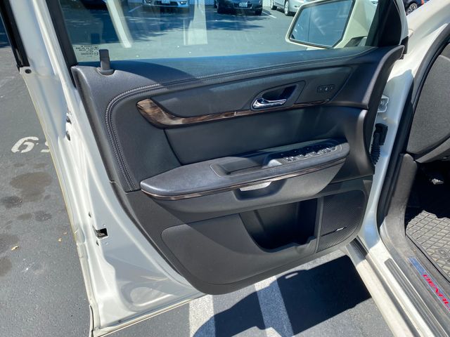 2014 GMC Acadia photo 16 of 23