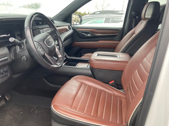 2023 GMC Yukon XL photo 10 of 12