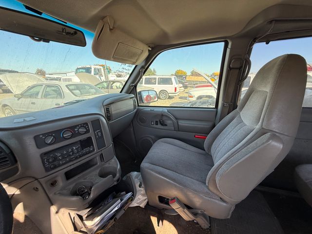 2004 CHEVROLET Astro Van photo 8 of 14