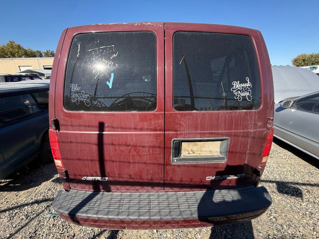 2004 CHEVROLET Astro Van photo 3 of 14
