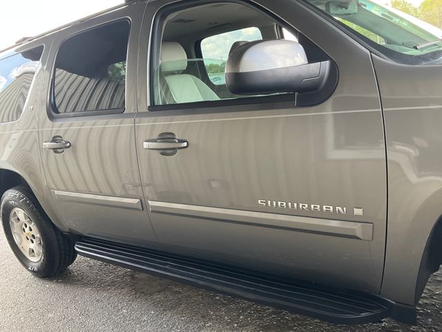 2009 CHEVROLET Suburban photo 4 of 14