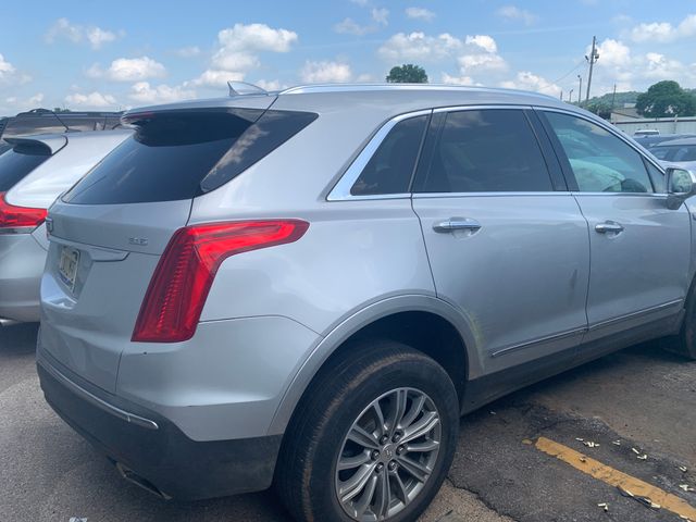 2017 CADILLAC XT5 photo 5 of 7