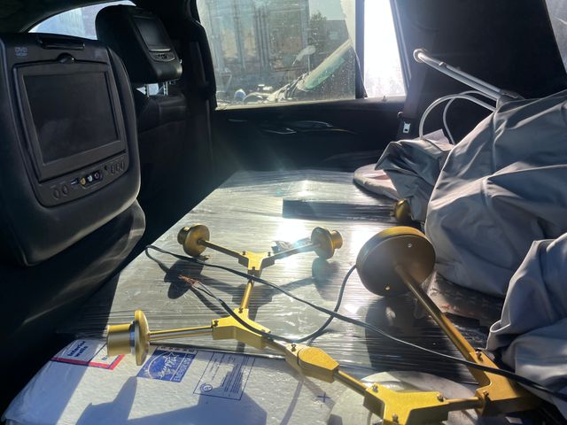 2016 Cadillac Escalade photo 4 of 6