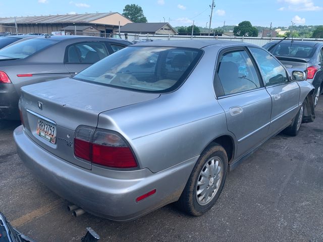 1996 HONDA Accord photo 3 of 4