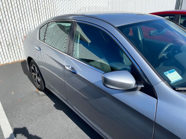 2017 HONDA Accord photo 12 of 19