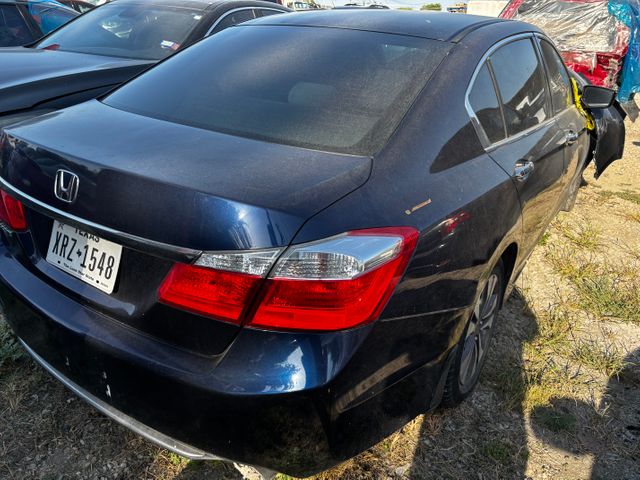 2013 HOND Accord photo 4 of 4
