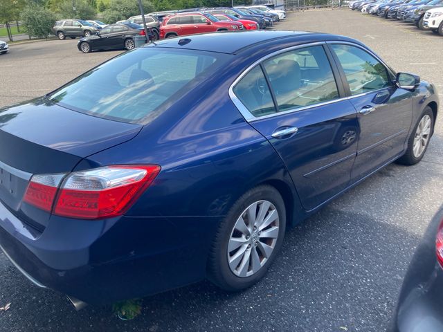 2015 HONDA Accord photo 4 of 15