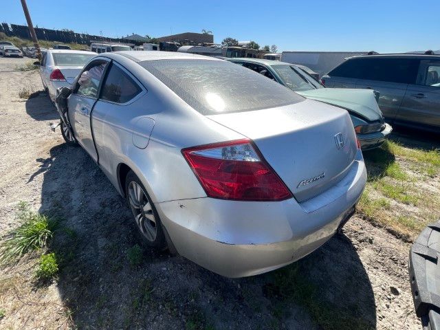 2009 Honda Accord photo 2 of 4
