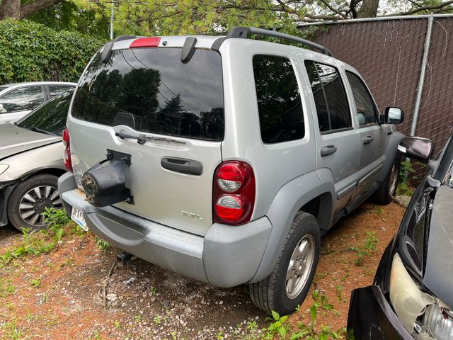 2005 JEEP Liberty photo 3 of 5