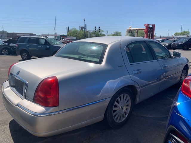 2003 LINCOLN Town Car photo 6 of 6