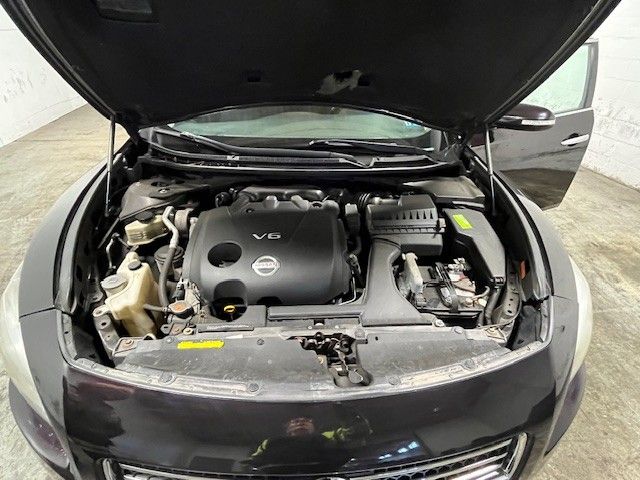 2014 NISSAN Maxima photo 9 of 18