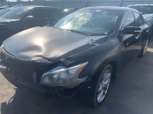 2011 NISSAN Maxima photo 1 of 6