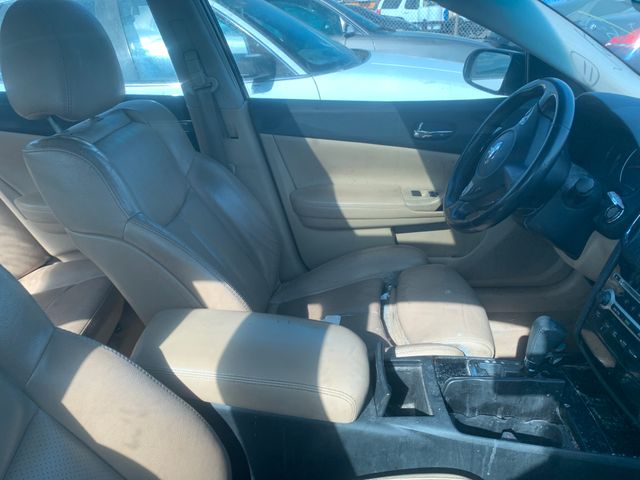 2011 NISSAN Maxima photo 3 of 6
