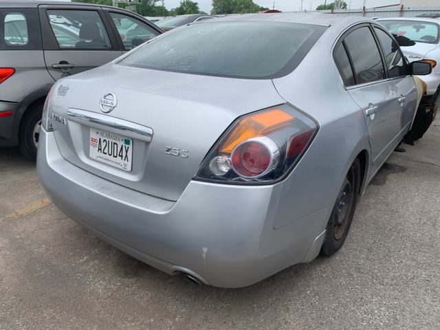 2009 NISSAN Altima photo 3 of 4