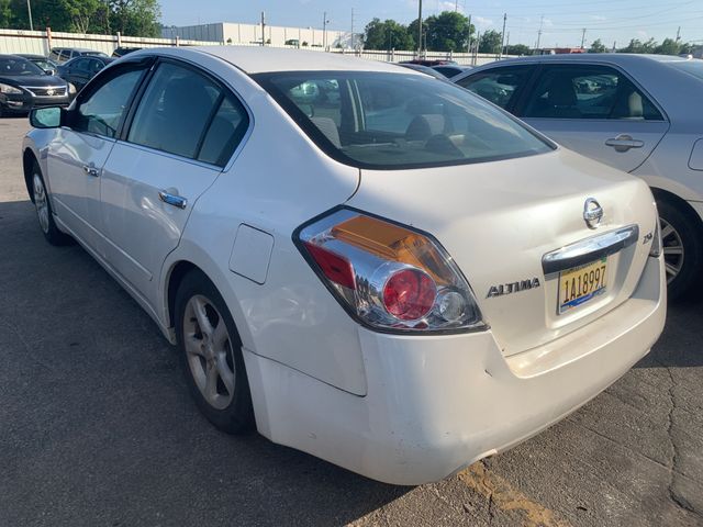 2011 NISSAN Altima photo 5 of 6