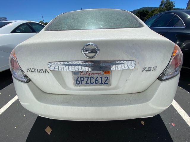 2011 NISSAN Altima photo 11 of 22