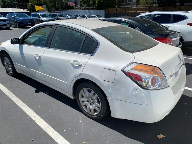 2011 NISSAN Altima photo 10 of 22