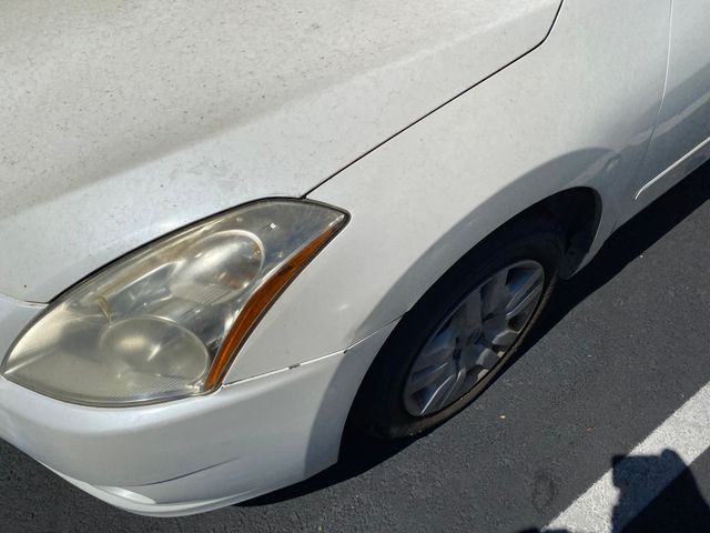 2011 NISSAN Altima photo 6 of 22