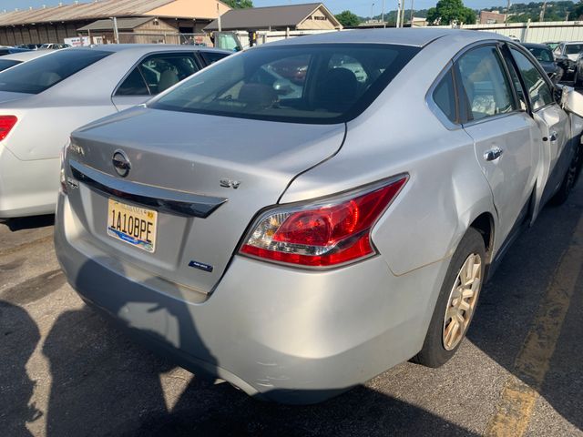 2014 NISSAN Altima photo 4 of 6