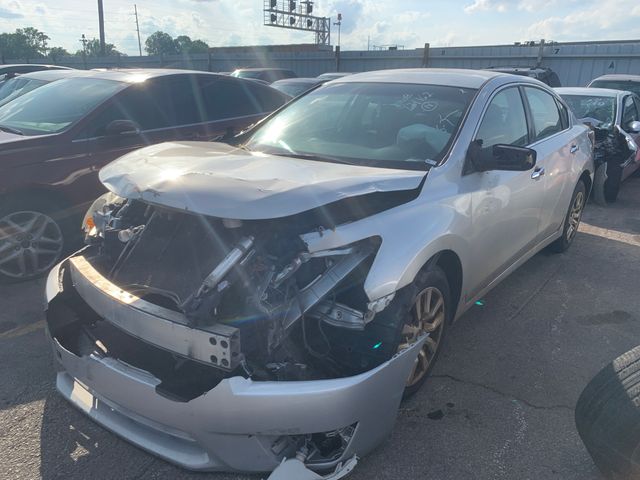 2014 NISSAN Altima photo 1 of 6